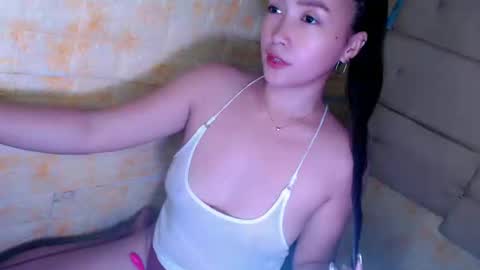 Snapshot of sexypinaymiya chatting on January 10, 2025, 5:05 am Miyah online show from January 10, 2025, 5:05 am