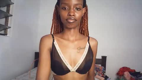 Snapshot of sexyzuriel chatting on February 22, 2026, 5:33 pm sexyzuriel online show from February 22, 2026, 5:33 pm