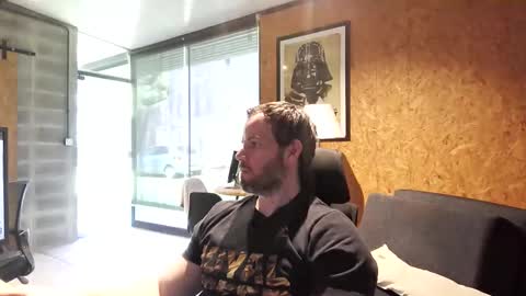 Snapshot of shad0w_hunter chatting on December 17, 2025, 2:01 pm shad0w_hunter online show from December 17, 2025, 2:01 pm