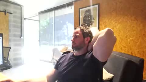 Snapshot of shad0w_hunter chatting on February 3, 2026, 4:01 pm shad0w_hunter online show from February 3, 2026, 4:01 pm