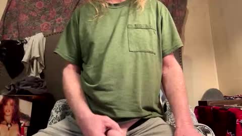 Snapshot of shaggy6954888 chatting on February 25, 2026, 6:06 pm shaggy6954888 online show from February 25, 2026, 6:06 pm