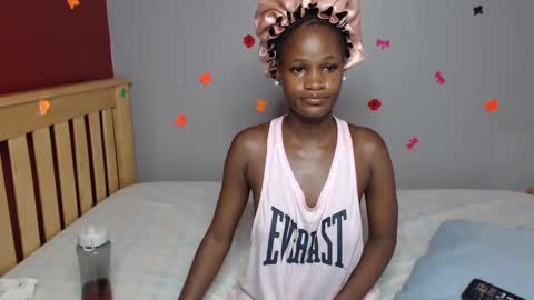 Snapshot of shakkiecam chatting on March 3, 2025, 12:05 pm Shaky online show from March 3, 2025, 12:05 pm