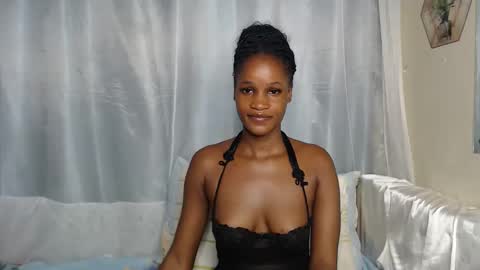 Snapshot of shakkiecam chatting on October 6, 2025, 8:12 am Shaky online show from October 6, 2025, 8:12 am