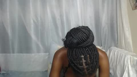 Snapshot of shakkiecam chatting on October 8, 2025, 3:37 am Shaky online show from October 8, 2025, 3:37 am