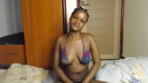 Snapshot of shakkiecam chatting on November 4, 2025, 3:05 am Shaky online show from November 4, 2025, 3:05 am