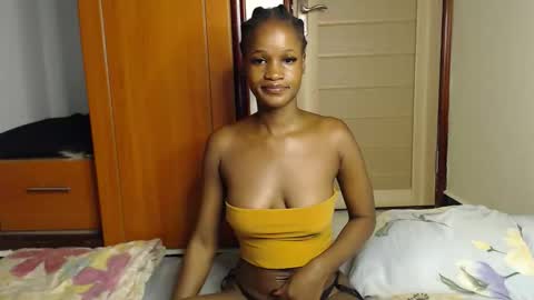 Snapshot of shakkiecam chatting on November 6, 2025, 5:30 am Shaky online show from November 6, 2025, 5:30 am