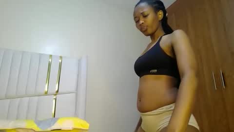 Snapshot of shanizz001 chatting on February 1, 2025, 11:27 pm shanizz online show from February 1, 2025, 11:27 pm