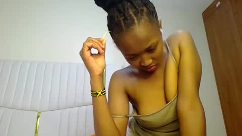 Snapshot of shanizz001 chatting on February 6, 2025, 1:05 am shanizz online show from February 6, 2025, 1:05 am