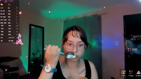 Snapshot of shantalcerezo chatting on February 18, 2026, 8:27 pm Cat-FOLLOWME and we talk IGshantal cerezo online show from February 18, 2026, 8:27 pm