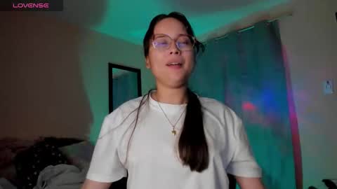 Snapshot of shantalcerezo chatting on February 28, 2026, 10:00 pm Cat-FOLLOWME and we talk IGshantal cerezo online show from February 28, 2026, 10:00 pm