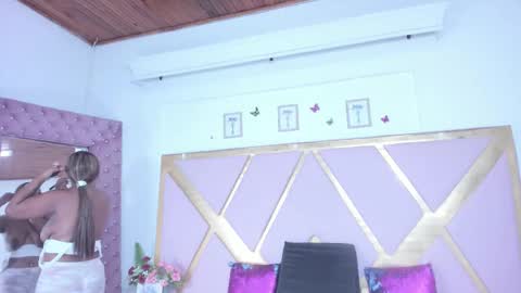 shantallfoxxie online show from December 21, 2025, 12:45 pm