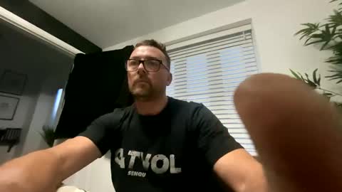 Snapshot of sharksboy16 chatting on February 14, 2026, 6:54 am Sharksboy online show from February 14, 2026, 6:54 am