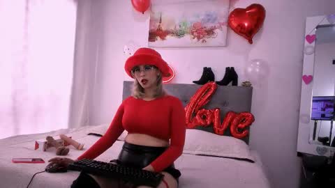 Snapshot of sharlott_3 chatting on February 14, 2026, 1:41 pm sharlott_3 online show from February 14, 2026, 1:41 pm