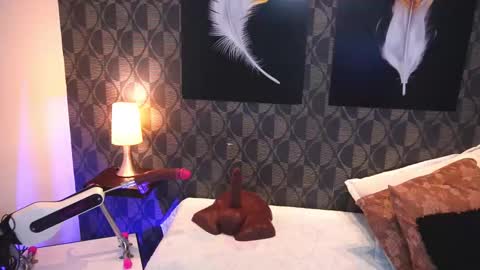 Sharom  online show from February 10, 2026, 7:18 pm