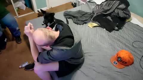 Snapshot of shawn710420 chatting on December 10, 2024, 5:39 am shawn710420 online show from December 10, 2024, 5:39 am