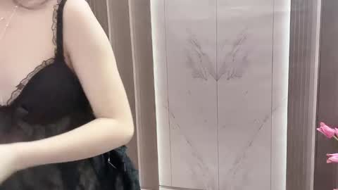 Snapshot of shellysan chatting on October 29, 2025, 3:20 am Shelly online show from October 29, 2025, 3:20 am