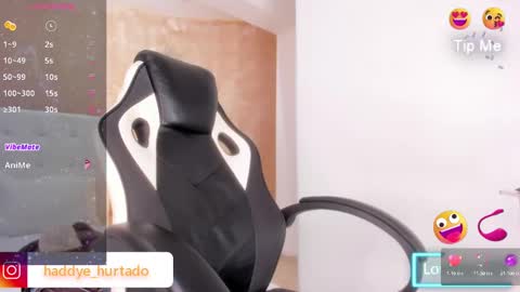 shenielxxx online show from December 3, 2024, 7:00 pm