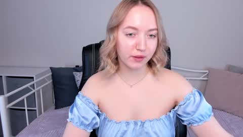 Snapshot of shy_annacutie chatting on February 1, 2025, 6:21 am Anna online show from February 1, 2025, 6:21 am