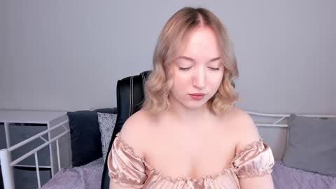 Snapshot of shy_annacutie chatting on February 11, 2025, 6:08 am Anna online show from February 11, 2025, 6:08 am