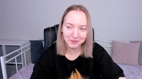 Snapshot of shy_annacutie chatting on March 6, 2025, 5:35 am Anna online show from March 6, 2025, 5:35 am