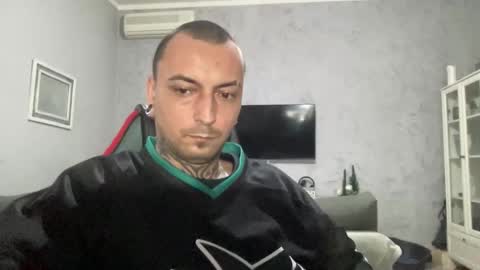 Snapshot of sidvicious23cm chatting on January 15, 2026, 6:22 pm sidvicious23cm online show from January 15, 2026, 6:22 pm