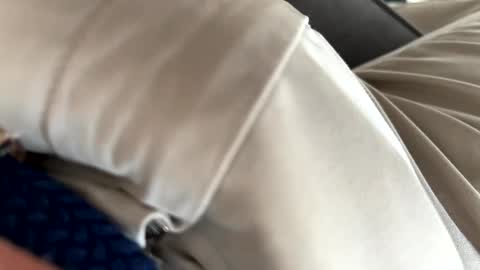 Snapshot of silentpout chatting on December 5, 2024, 12:33 pm SilentPants online show from December 5, 2024, 12:33 pm