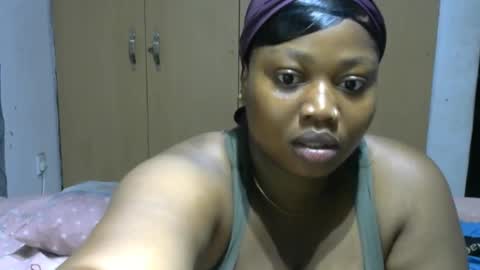 Snapshot of silkyandmaster chatting on March 2, 2026, 9:21 pm silkyandmasterr online show from March 2, 2026, 9:21 pm