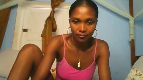 Snapshot of sissi0325 chatting on February 17, 2026, 6:32 am Sissi0325 online show from February 17, 2026, 6:32 am