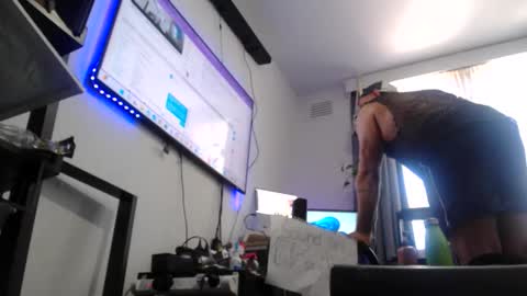 Snapshot of sissyboilooking chatting on January 18, 2026, 2:59 am RESPONDS WELL TO ... online show from January 18, 2026, 2:59 am