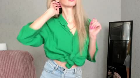 Skinnyladyy online show from February 4, 2025, 2:07 am