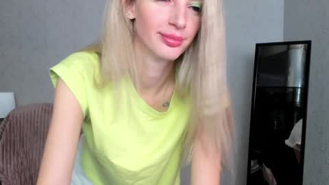 Skinnyladyy online show from February 7, 2025, 5:10 am