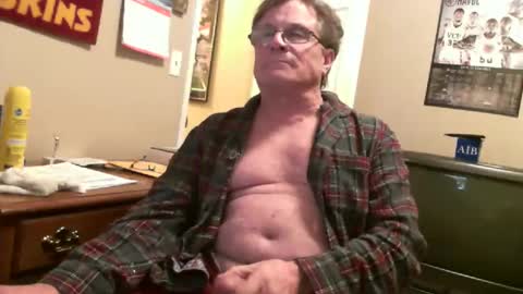 Snapshot of skn1960e chatting on December 2, 2024, 4:31 am skn1960e online show from December 2, 2024, 4:31 am