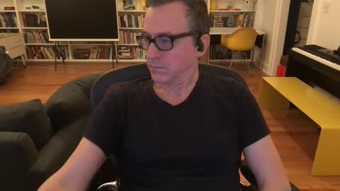 Snapshot of skyline3371 chatting on December 18, 2024, 7:36 am Skyline3371 online show from December 18, 2024, 7:36 am