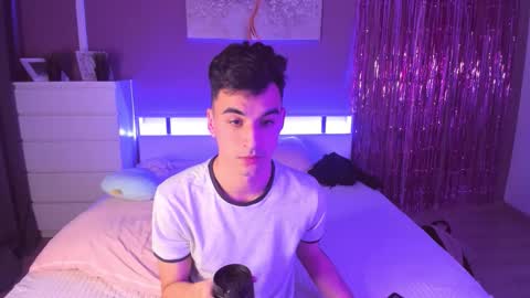 Slendy online show from February 17, 2026, 4:35 pm