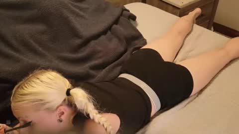 Snapshot of slip_inslide chatting on February 19, 2026, 11:39 am slip_inslide online show from February 19, 2026, 11:39 am