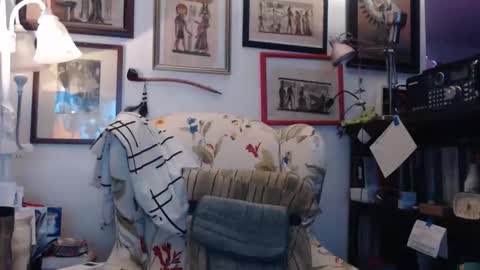 ImYourBitch online show from October 25, 2025, 6:32 am