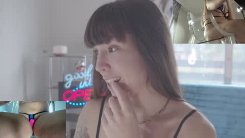 Snapshot of sofi_mora chatting on December 17, 2024, 3:17 pm Sofi Mora online show from December 17, 2024, 3:17 pm