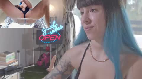 Snapshot of sofi_mora chatting on February 18, 2025, 3:32 pm Sofi Mora online show from February 18, 2025, 3:32 pm