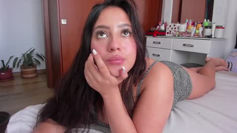 Snapshot of sofia_gonzalez1 chatting on December 3, 2024, 9:12 pm Sofia but you can call me Sofi online show from December 3, 2024, 9:12 pm