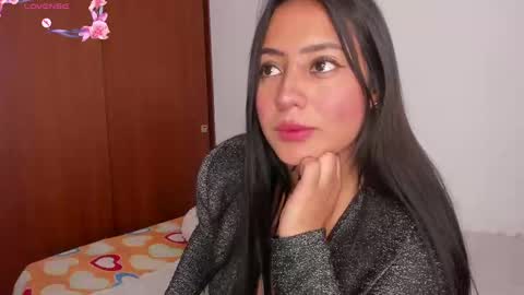 Snapshot of sofia_gonzalez1 chatting on September 17, 2025, 8:32 pm Sofia but you can call me Sofi online show from September 17, 2025, 8:32 pm