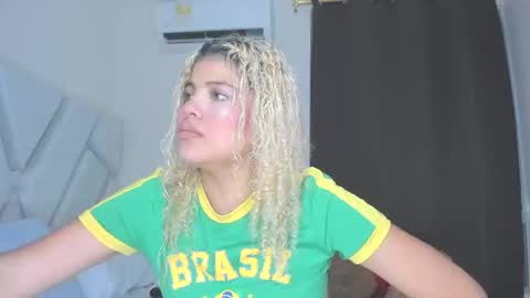 Snapshot of sofiacastillo01 chatting on February 20, 2026, 2:39 pm sofiacastillo01 online show from February 20, 2026, 2:39 pm