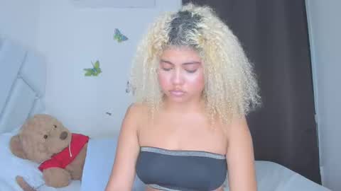 Snapshot of sofiacastillo01 chatting on February 24, 2026, 1:03 am sofiacastillo01 online show from February 24, 2026, 1:03 am