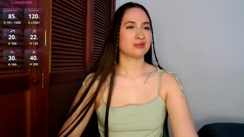 sofiaduque_26 online show from February 28, 2026, 7:59 pm