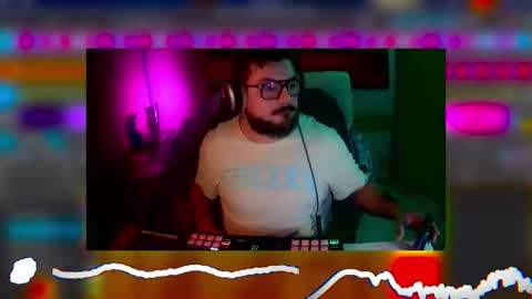 Snapshot of somebodyneutral chatting on February 3, 2026, 2:10 am orel online show from February 3, 2026, 2:10 am