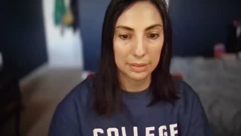 sophiadover online show from March 1, 2026, 1:24 pm