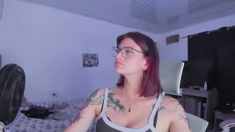 Snapshot of sophie_dolly_ chatting on February 25, 2026, 10:52 pm sophie doll online show from February 25, 2026, 10:52 pm