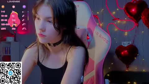 sophie_nomenal_ online show from February 12, 2026, 4:29 am