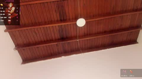 sophie_smith19 online show from October 21, 2025, 2:07 pm