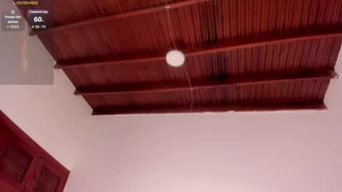 sophie_smith19 online show from December 15, 2025, 12:53 pm