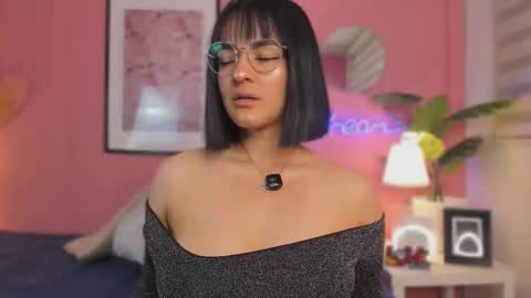 Snapshot of soysaraa_ chatting on February 6, 2026, 6:07 am Aleja online show from February 6, 2026, 6:07 am